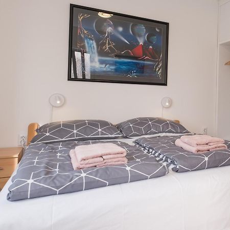 Apartments Lovorik Krk Town Bagian luar foto