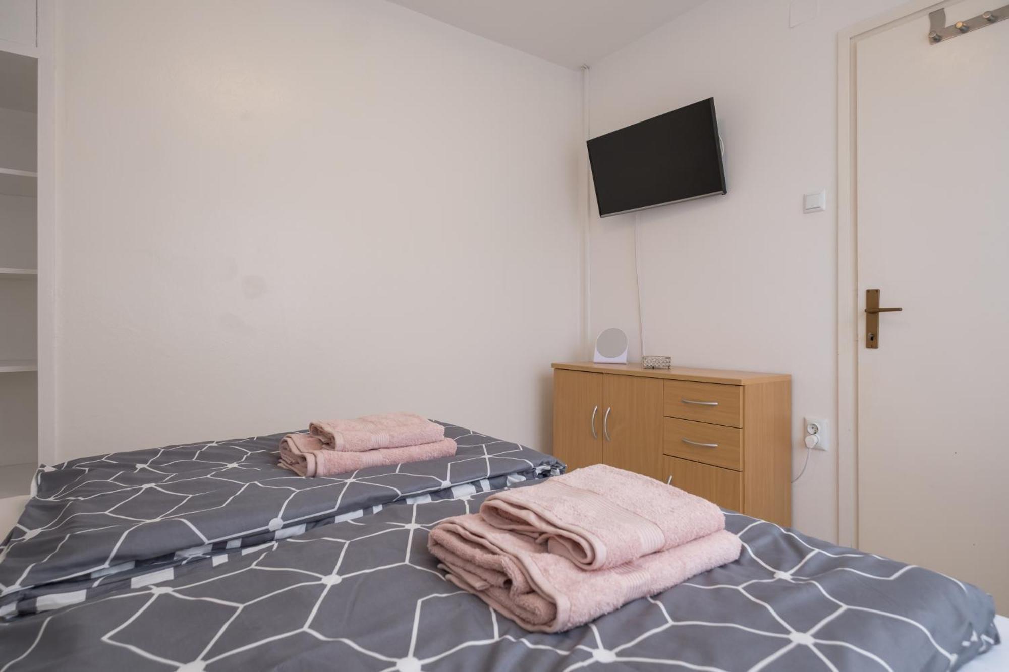 Apartments Lovorik Krk Town Bagian luar foto